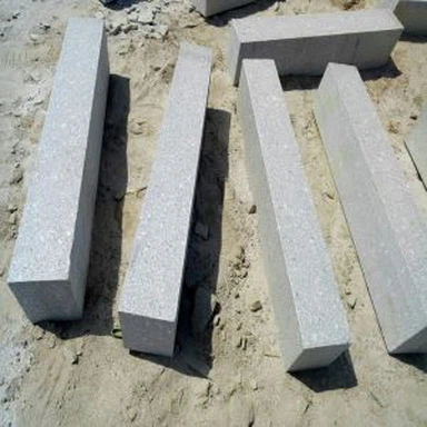 G375 Granit Kerbstone
